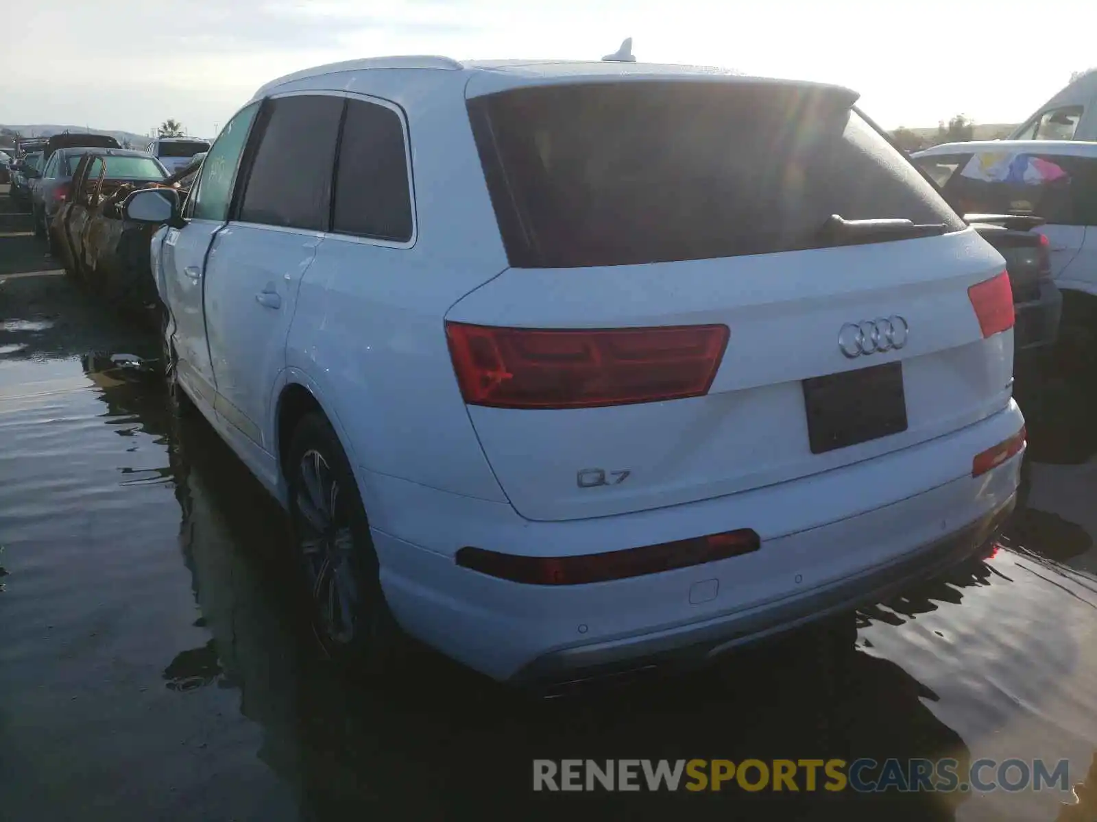 3 Photograph of a damaged car WA1LAAF72KD028649 AUDI Q7 2019