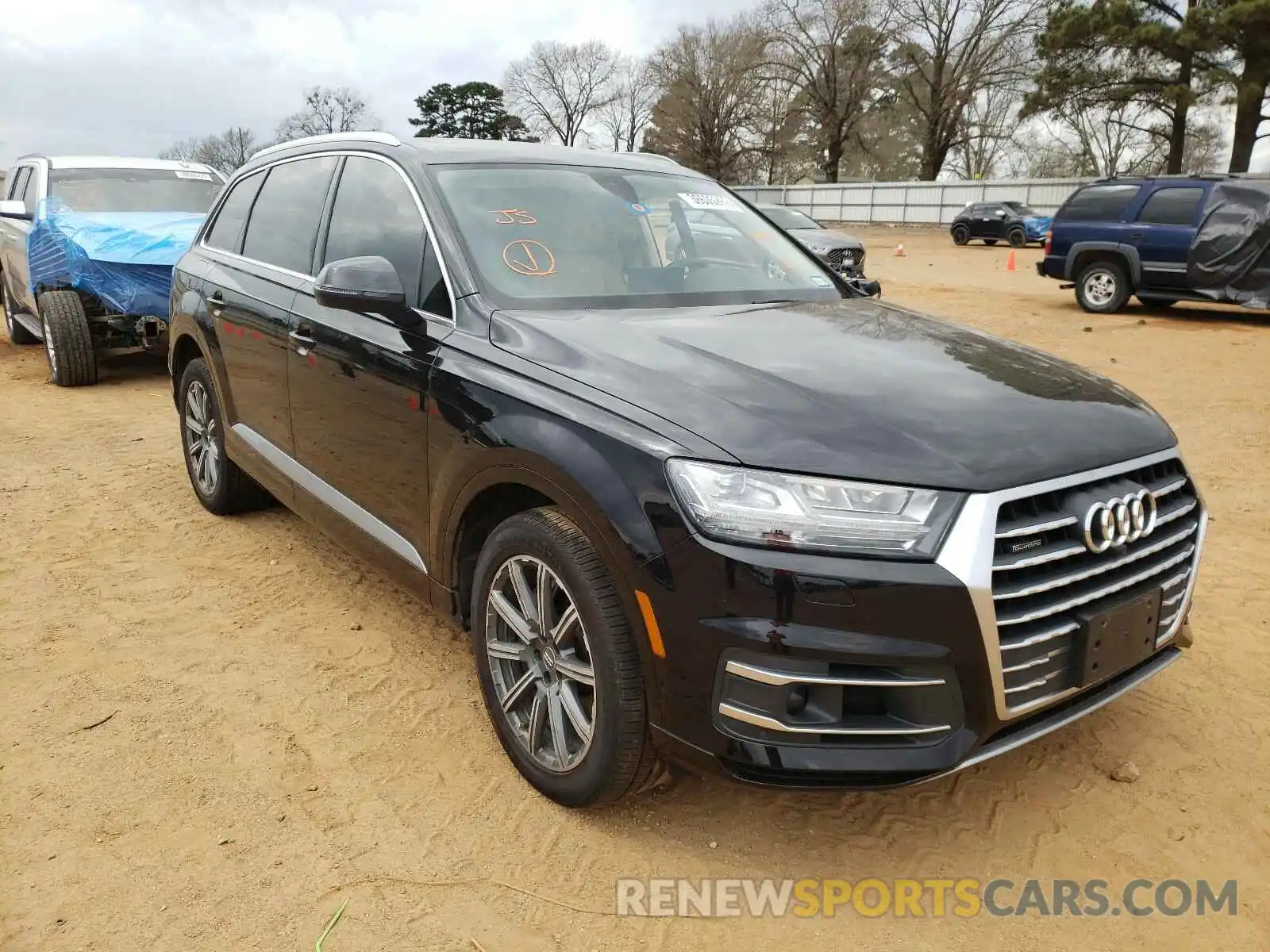 1 Photograph of a damaged car WA1LAAF72KD030496 AUDI Q7 2019