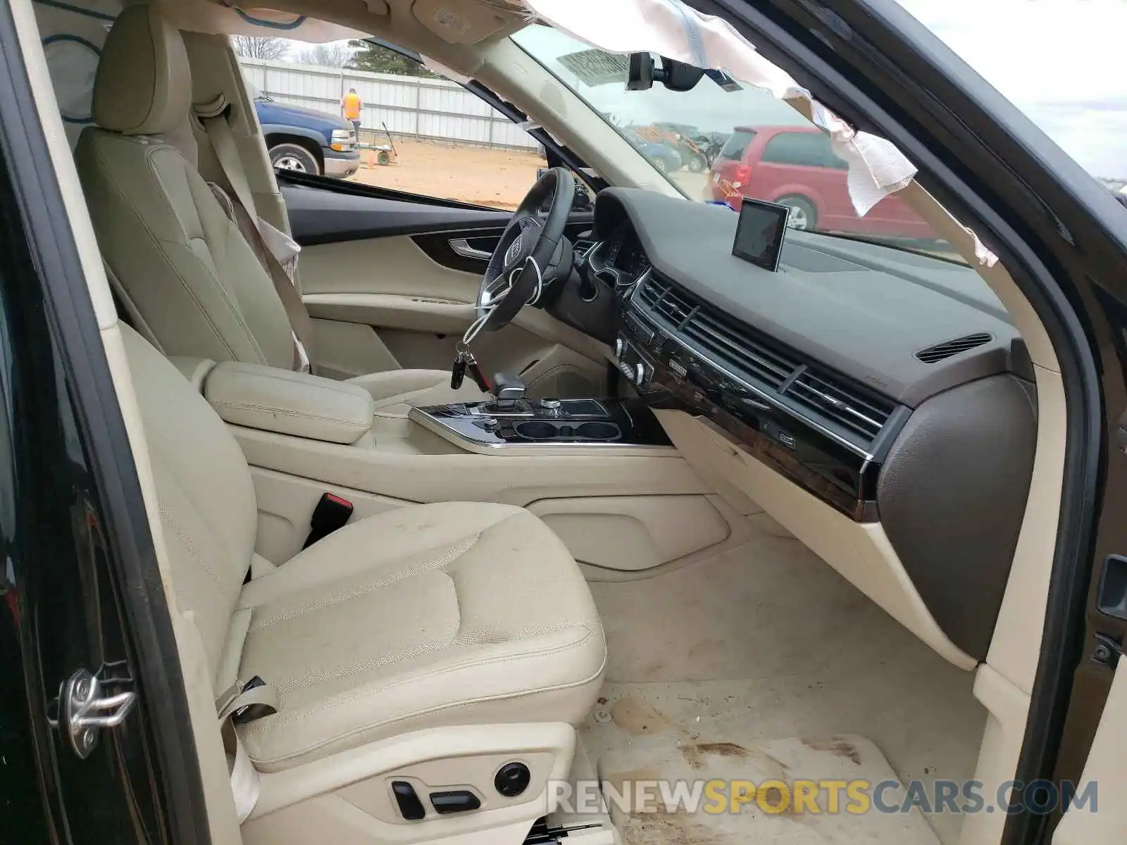 5 Photograph of a damaged car WA1LAAF72KD030496 AUDI Q7 2019