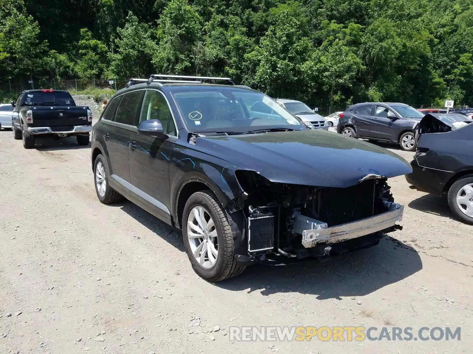 1 Photograph of a damaged car WA1LAAF72KD031860 AUDI Q7 2019