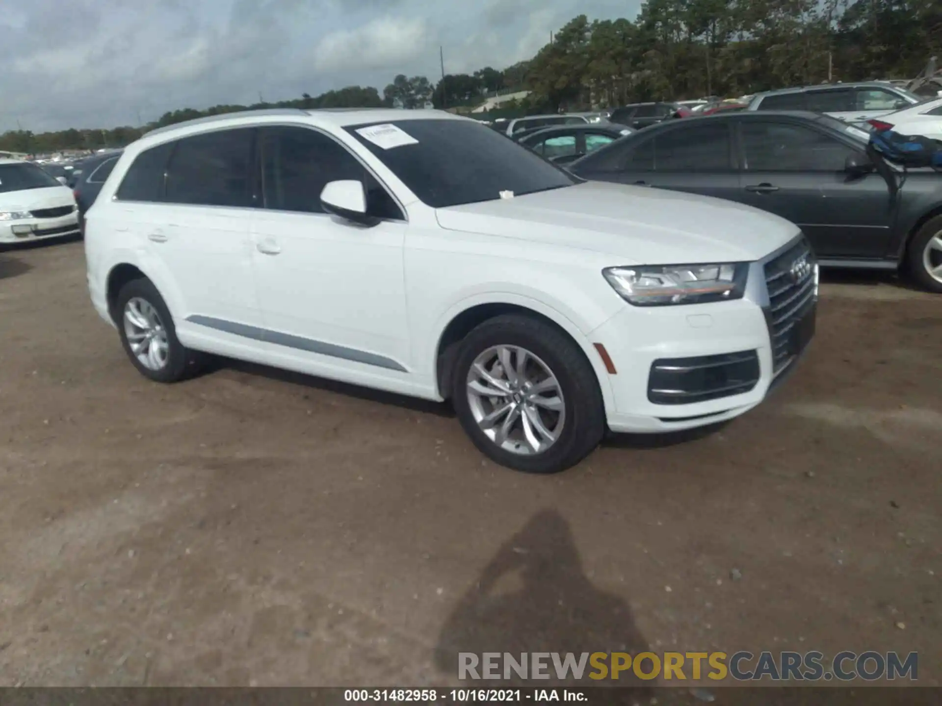 1 Photograph of a damaged car WA1LAAF72KD044527 AUDI Q7 2019