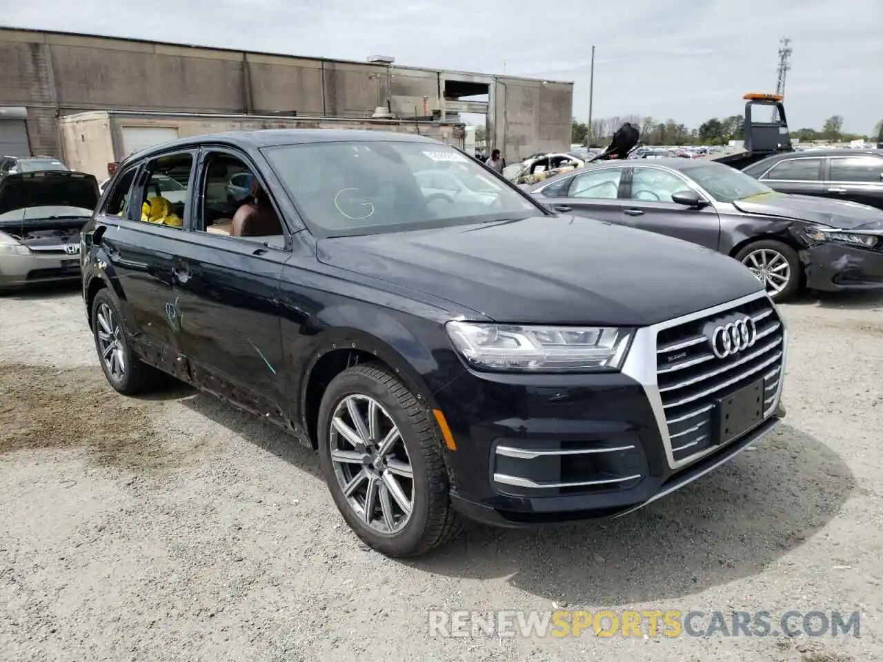 1 Photograph of a damaged car WA1LAAF72KD047637 AUDI Q7 2019