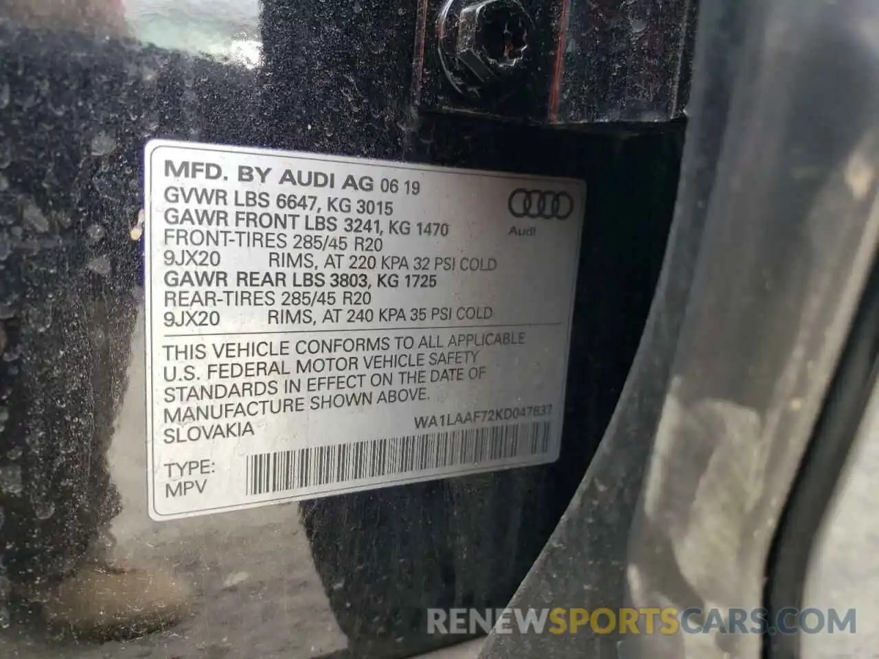 10 Photograph of a damaged car WA1LAAF72KD047637 AUDI Q7 2019