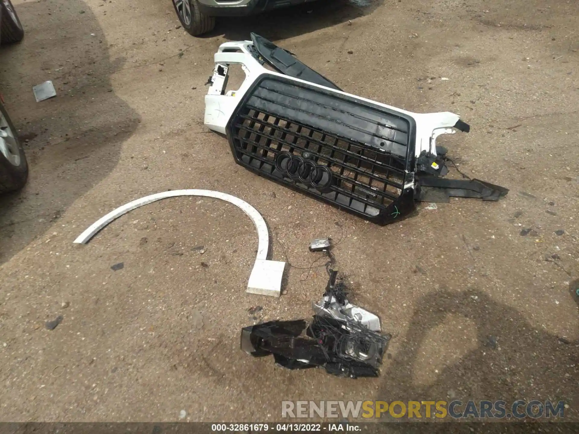 12 Photograph of a damaged car WA1LAAF73KD011732 AUDI Q7 2019