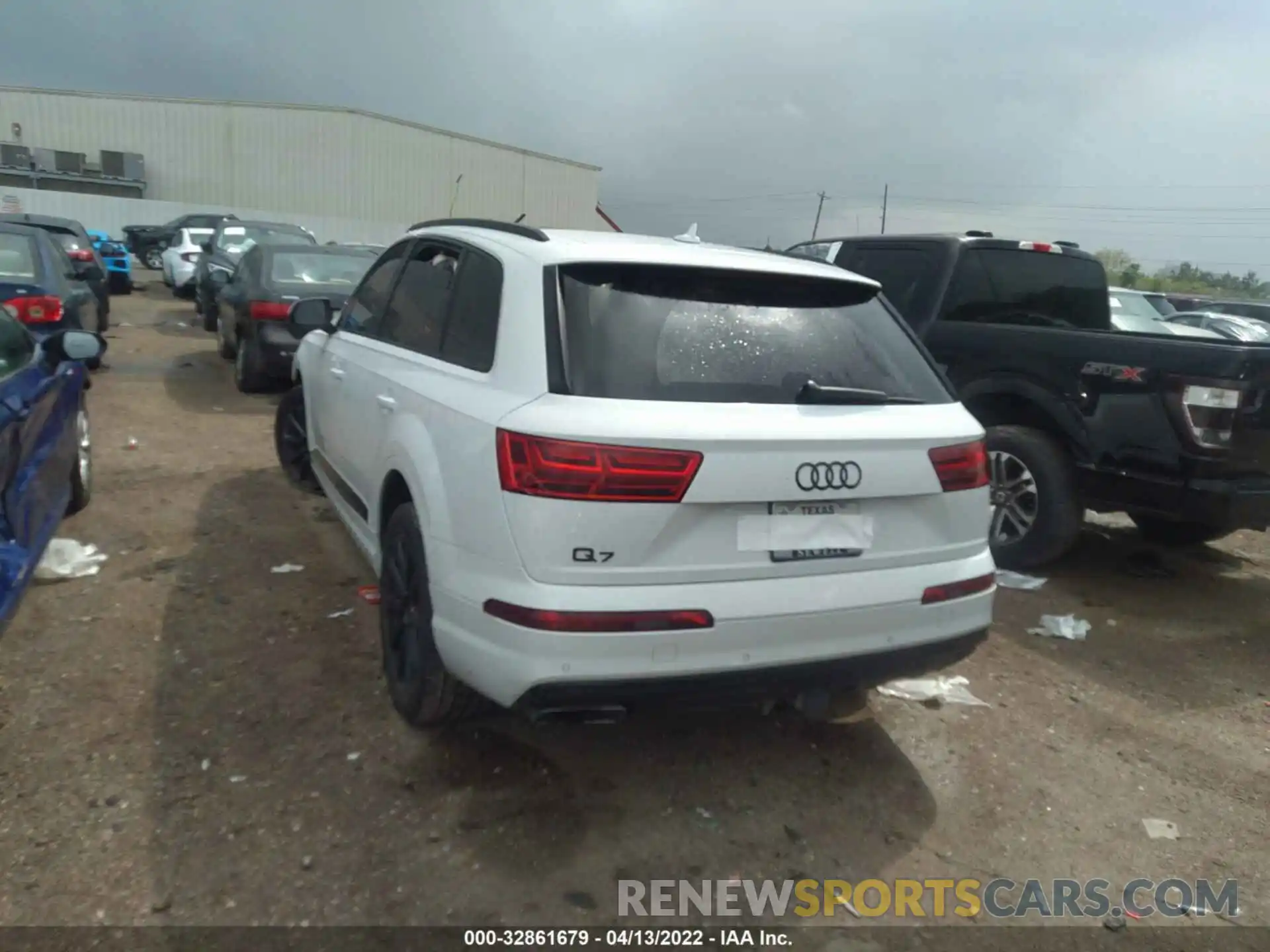 3 Photograph of a damaged car WA1LAAF73KD011732 AUDI Q7 2019