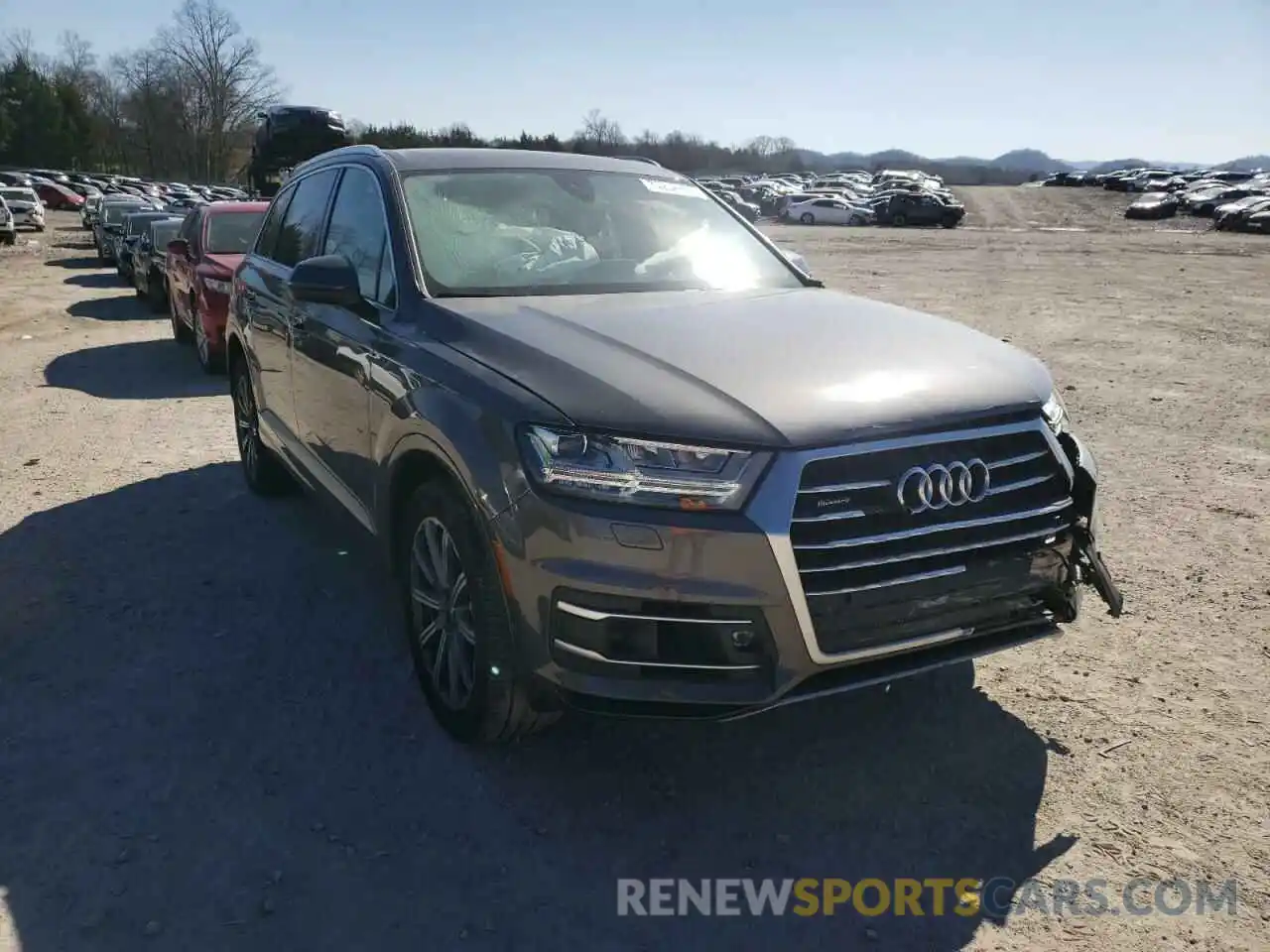 1 Photograph of a damaged car WA1LAAF73KD014307 AUDI Q7 2019