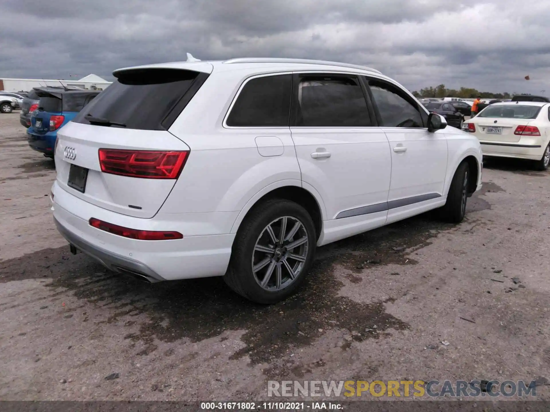 4 Photograph of a damaged car WA1LAAF73KD036839 AUDI Q7 2019