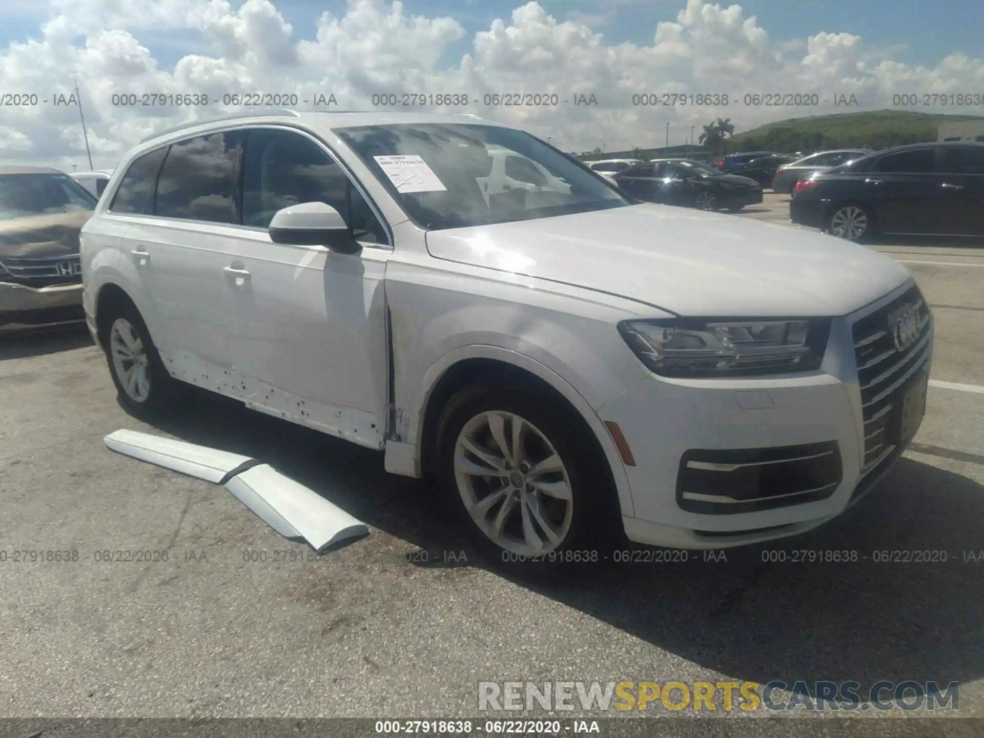 1 Photograph of a damaged car WA1LAAF73KD044438 AUDI Q7 2019