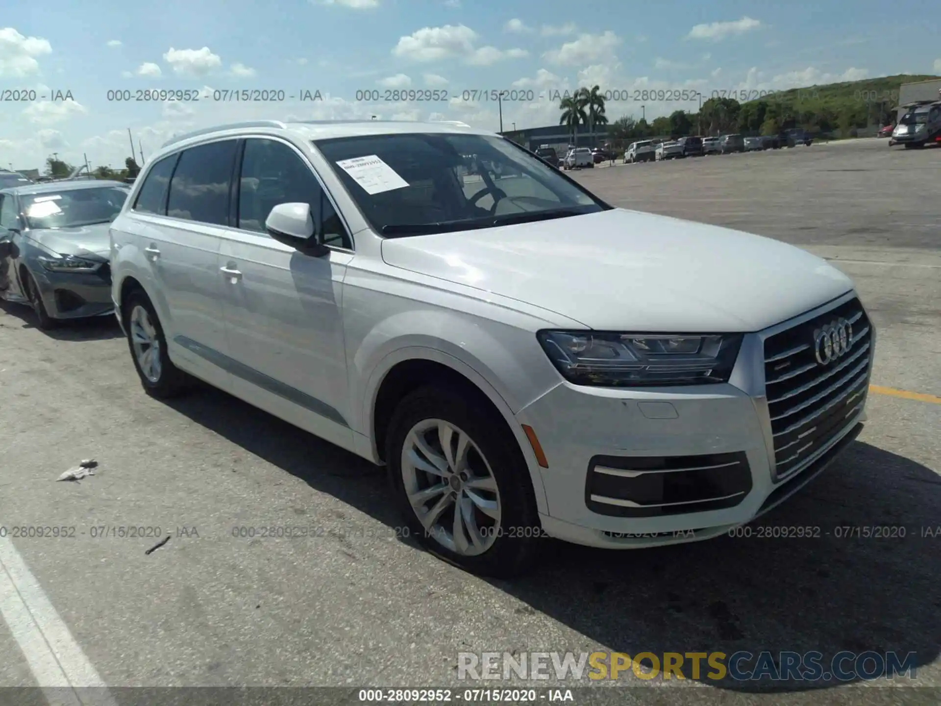 1 Photograph of a damaged car WA1LAAF73KD044455 AUDI Q7 2019