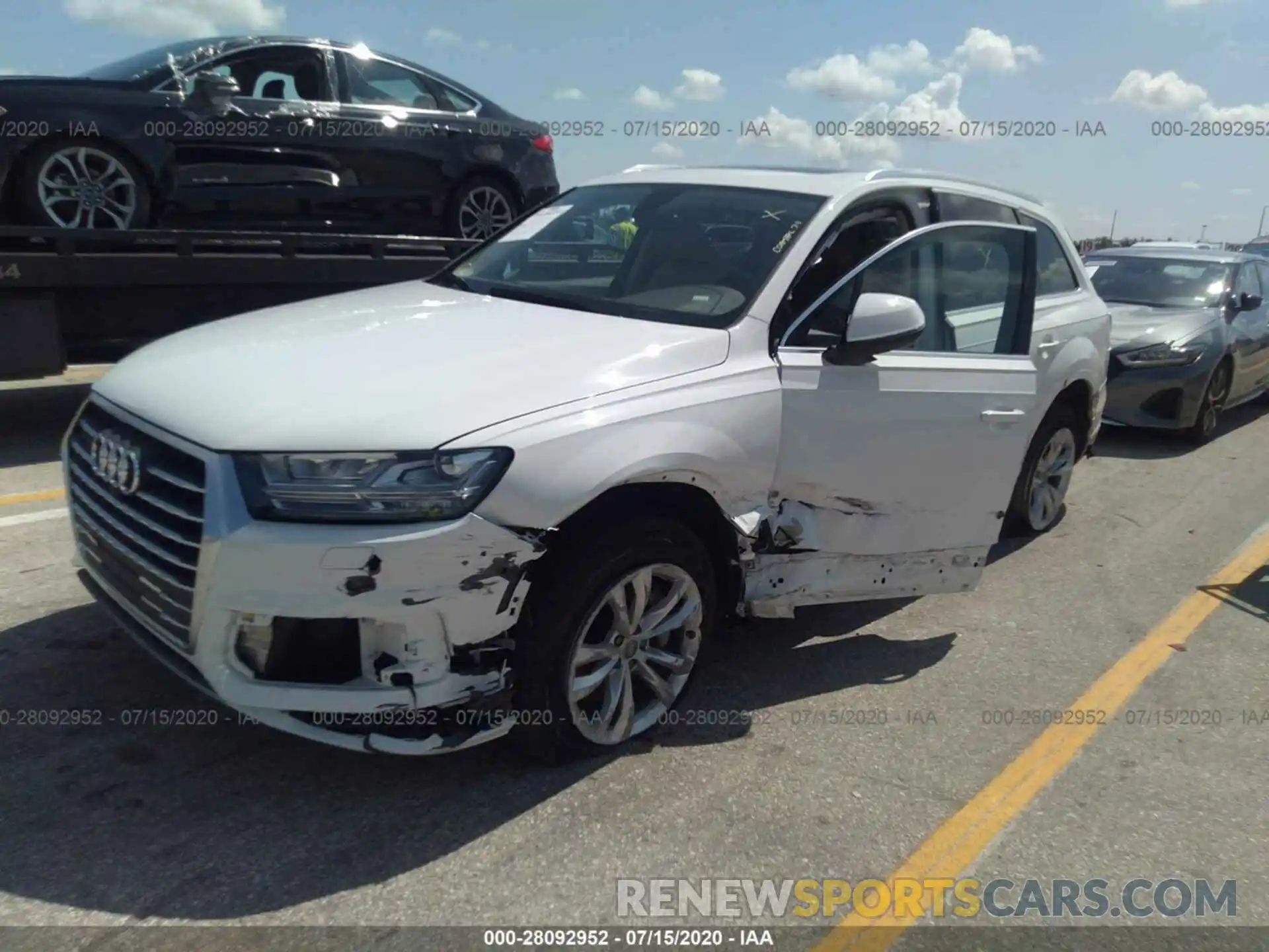 2 Photograph of a damaged car WA1LAAF73KD044455 AUDI Q7 2019