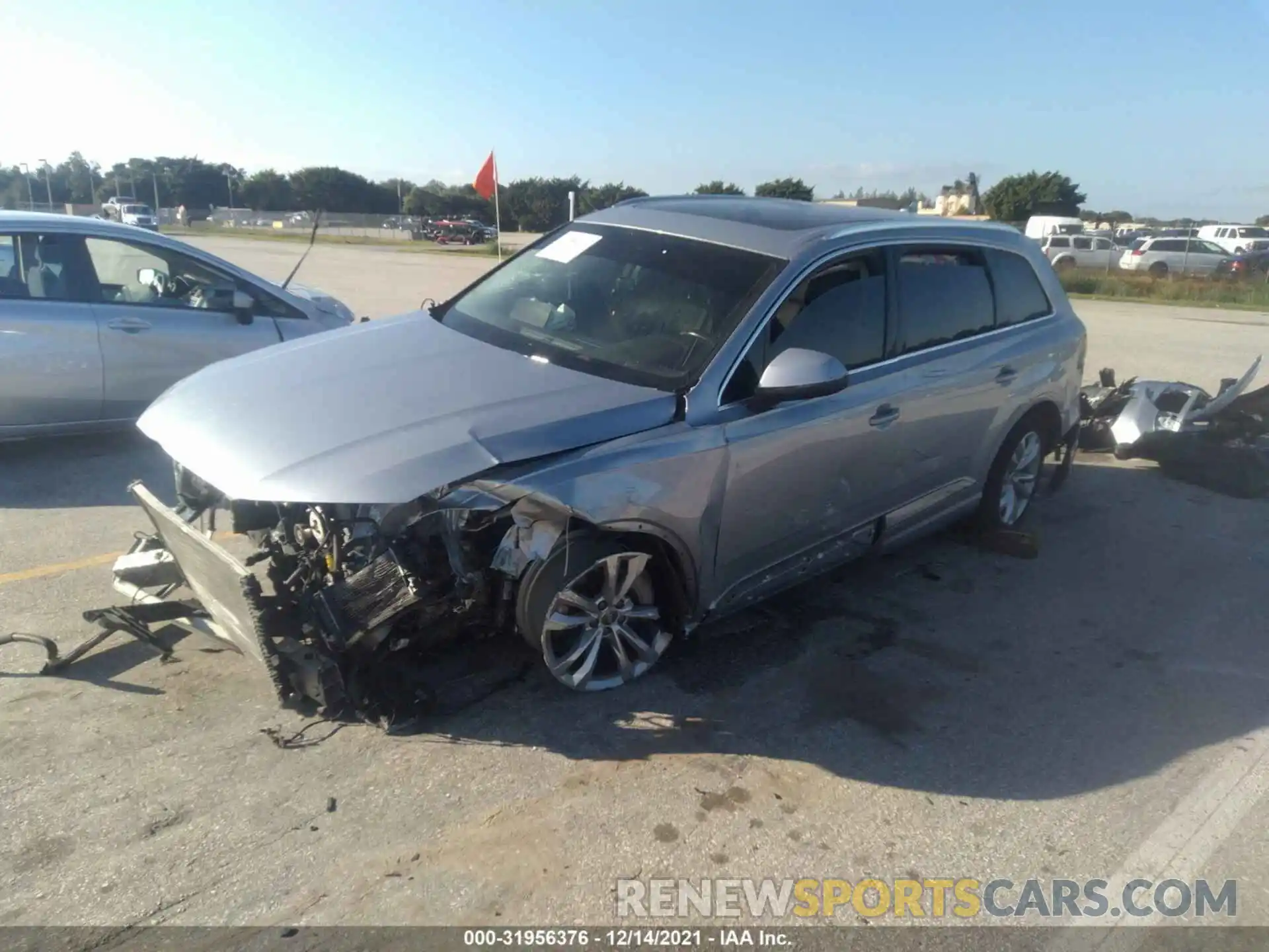 2 Photograph of a damaged car WA1LAAF73KD044519 AUDI Q7 2019