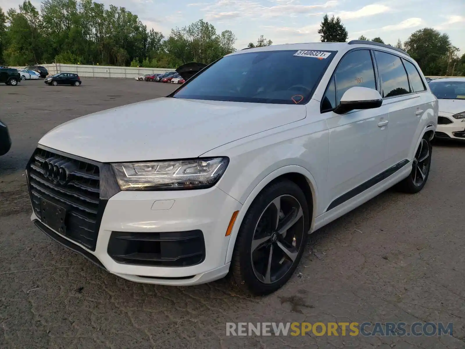 2 Photograph of a damaged car WA1LAAF73KD044925 AUDI Q7 2019