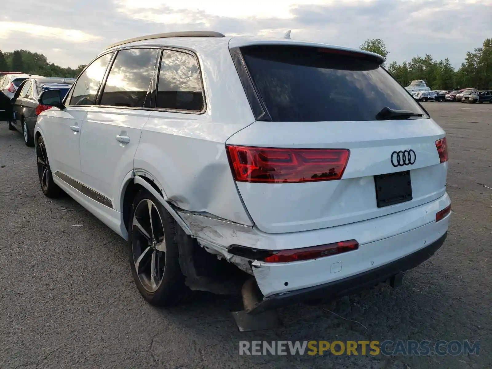 3 Photograph of a damaged car WA1LAAF73KD044925 AUDI Q7 2019