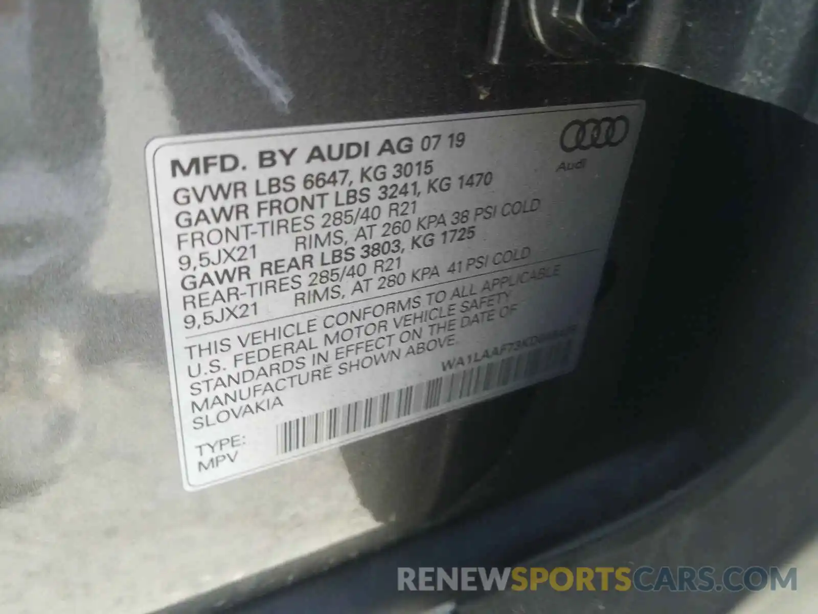 10 Photograph of a damaged car WA1LAAF73KD048439 AUDI Q7 2019