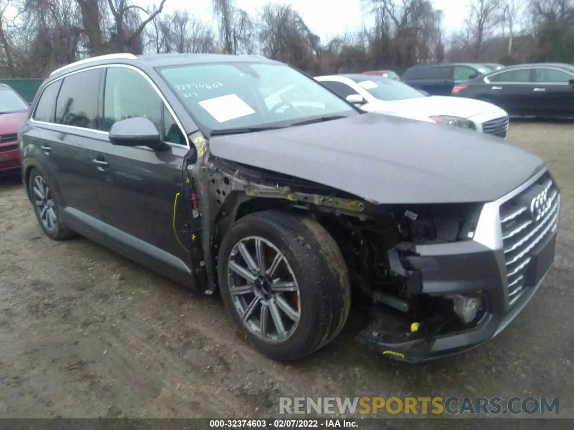 1 Photograph of a damaged car WA1LAAF73KD048781 AUDI Q7 2019