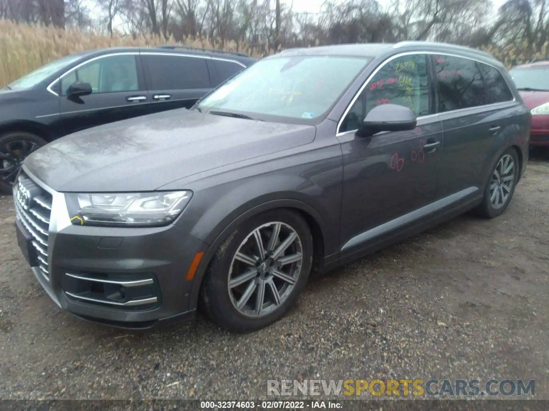 2 Photograph of a damaged car WA1LAAF73KD048781 AUDI Q7 2019