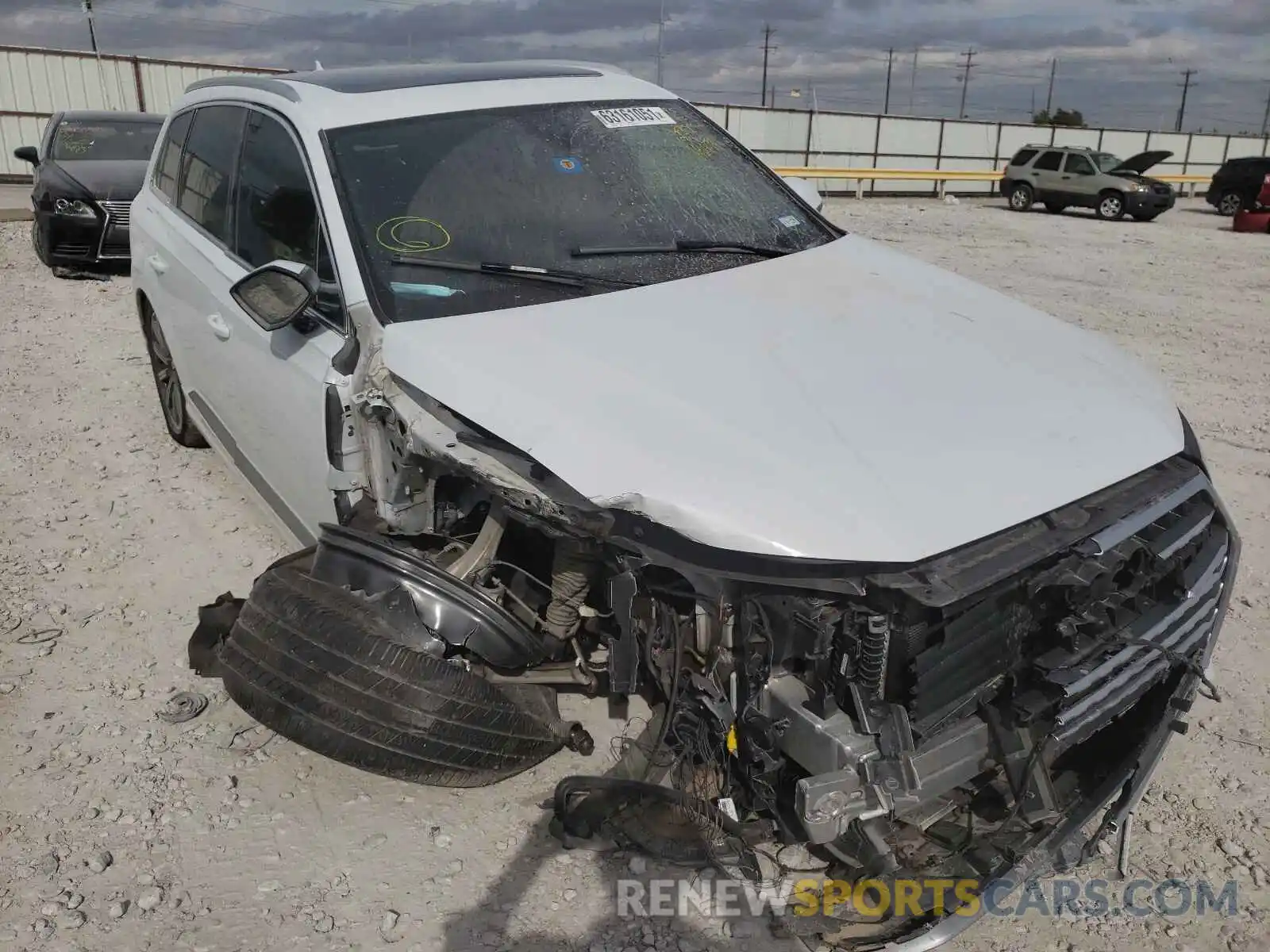 1 Photograph of a damaged car WA1LAAF73KD048859 AUDI Q7 2019