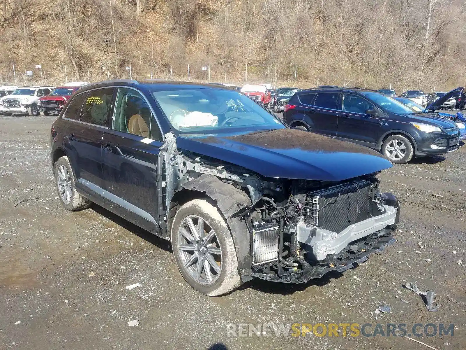 1 Photograph of a damaged car WA1LAAF74KD000853 AUDI Q7 2019