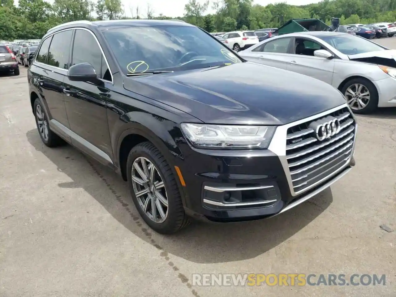 1 Photograph of a damaged car WA1LAAF74KD003669 AUDI Q7 2019