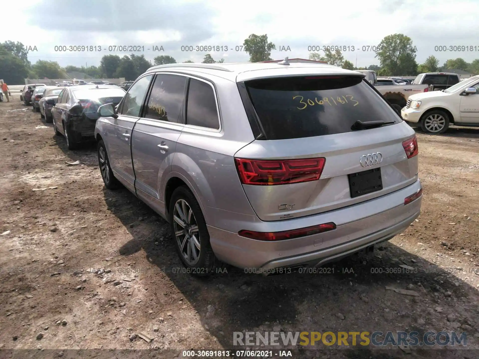 3 Photograph of a damaged car WA1LAAF74KD031455 AUDI Q7 2019