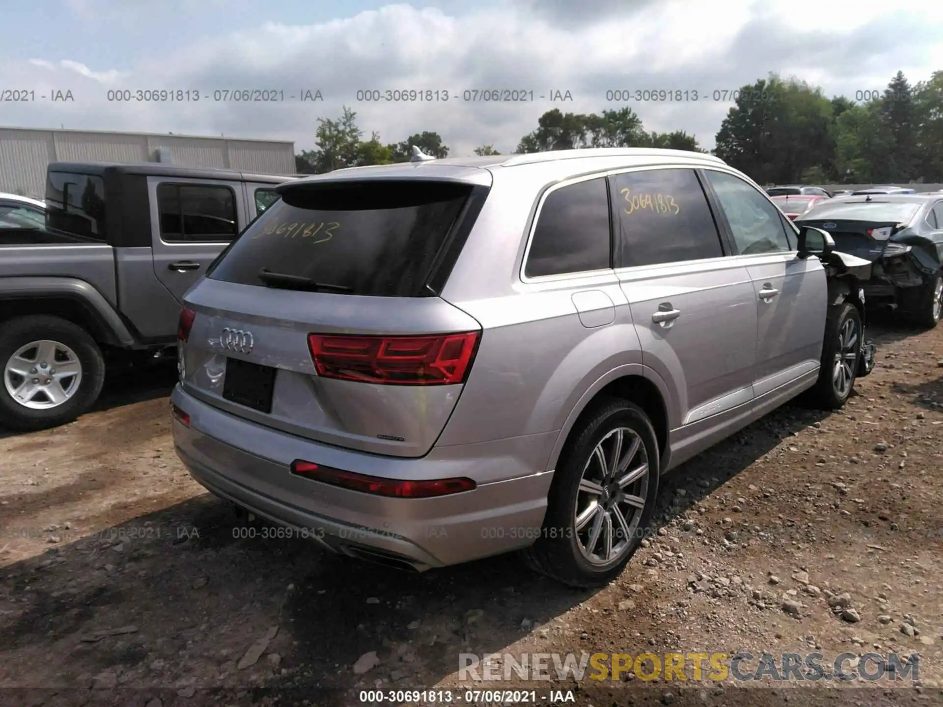 4 Photograph of a damaged car WA1LAAF74KD031455 AUDI Q7 2019