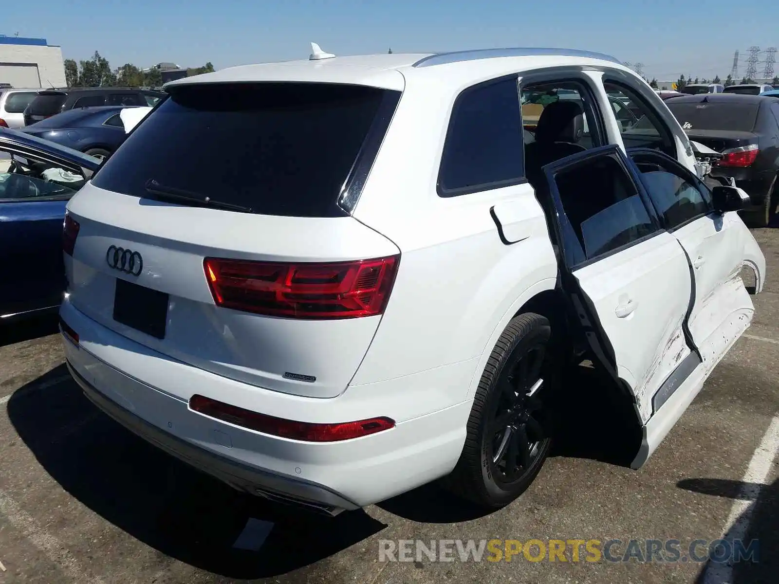 4 Photograph of a damaged car WA1LAAF74KD037286 AUDI Q7 2019