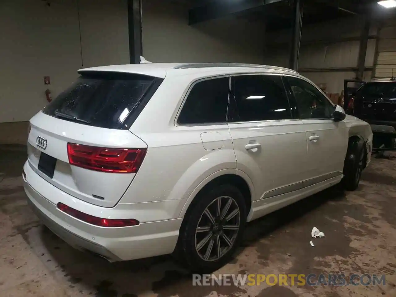 4 Photograph of a damaged car WA1LAAF74KD038289 AUDI Q7 2019