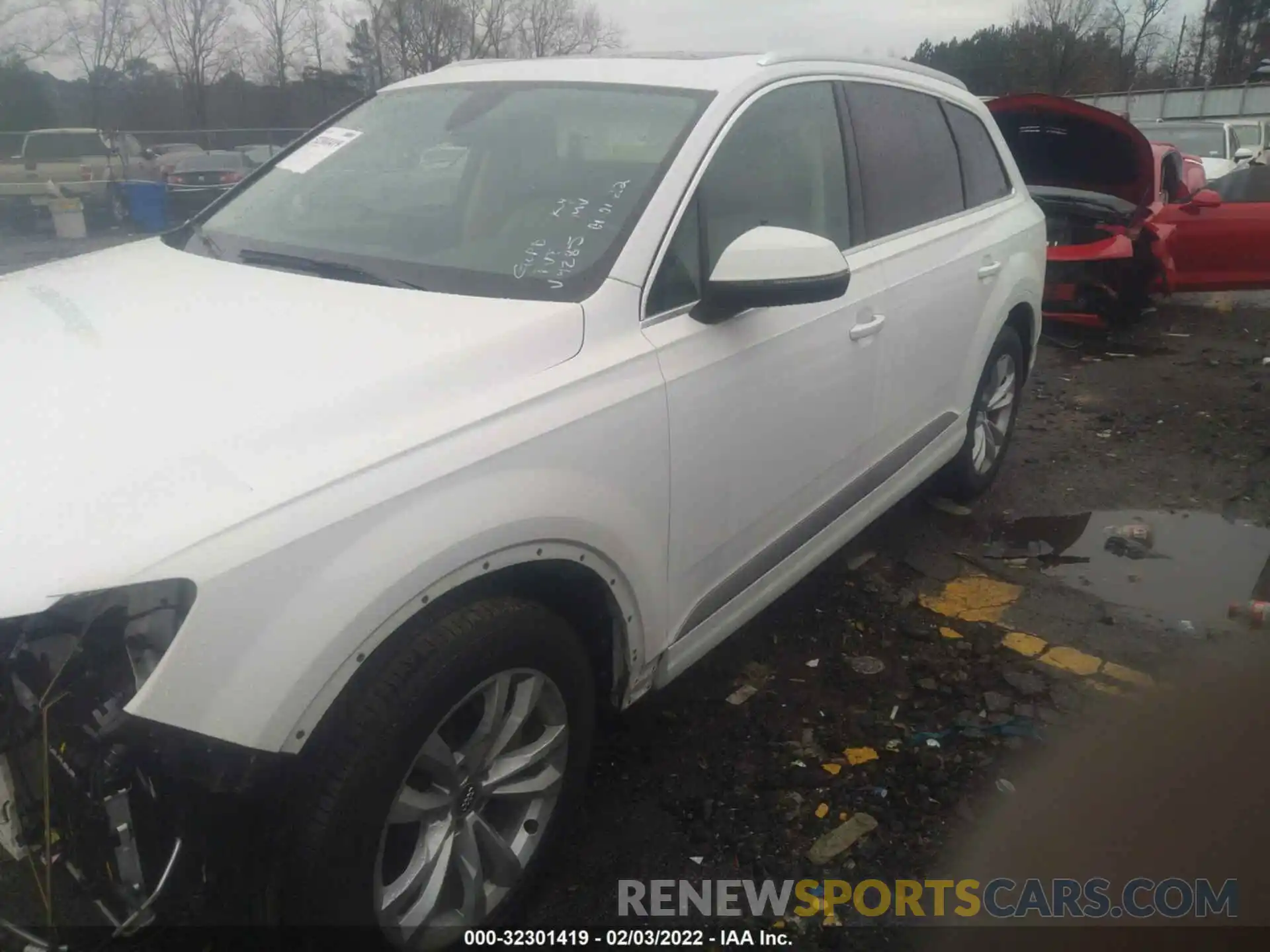 2 Photograph of a damaged car WA1LAAF74KD044285 AUDI Q7 2019