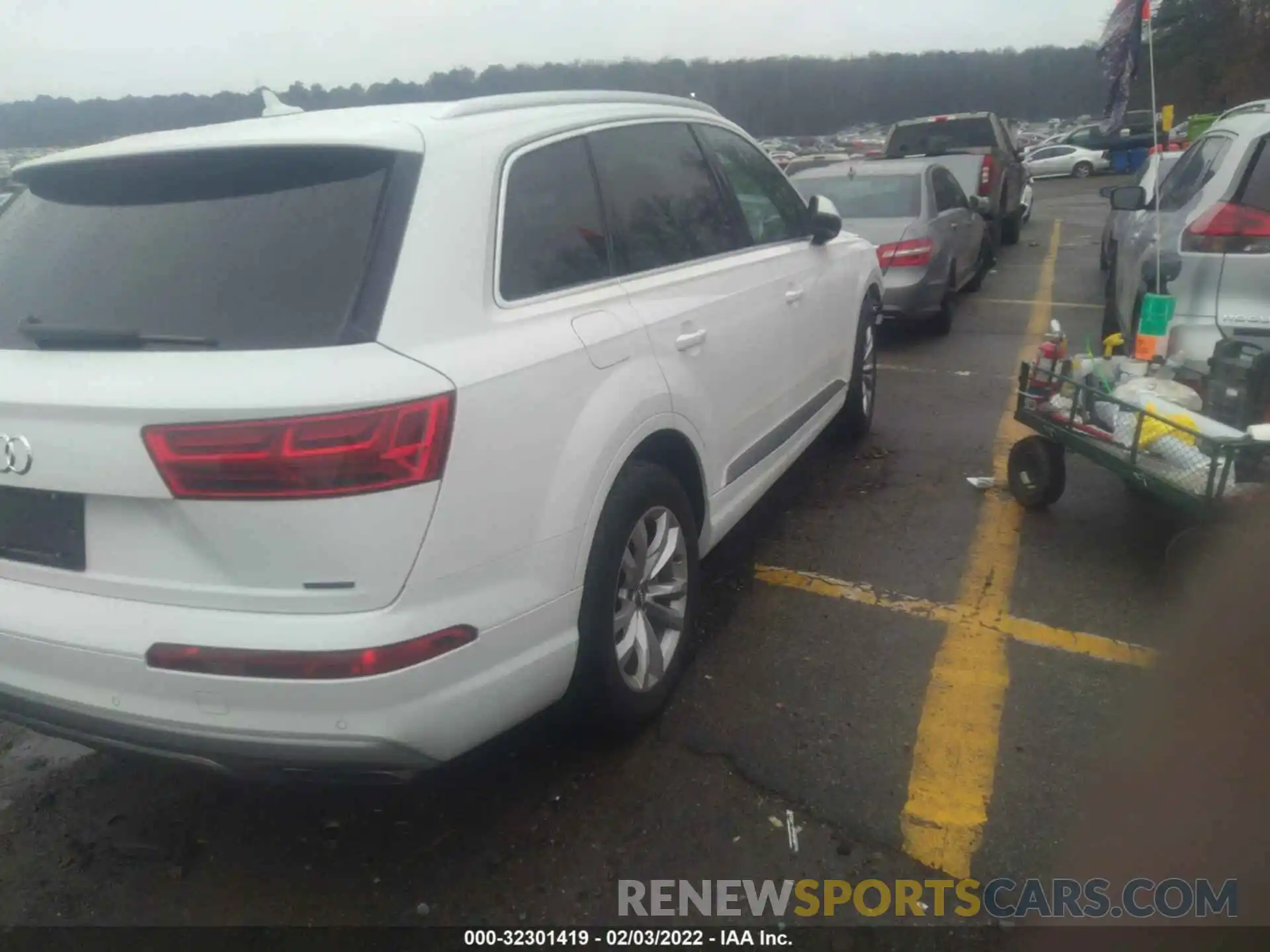 4 Photograph of a damaged car WA1LAAF74KD044285 AUDI Q7 2019