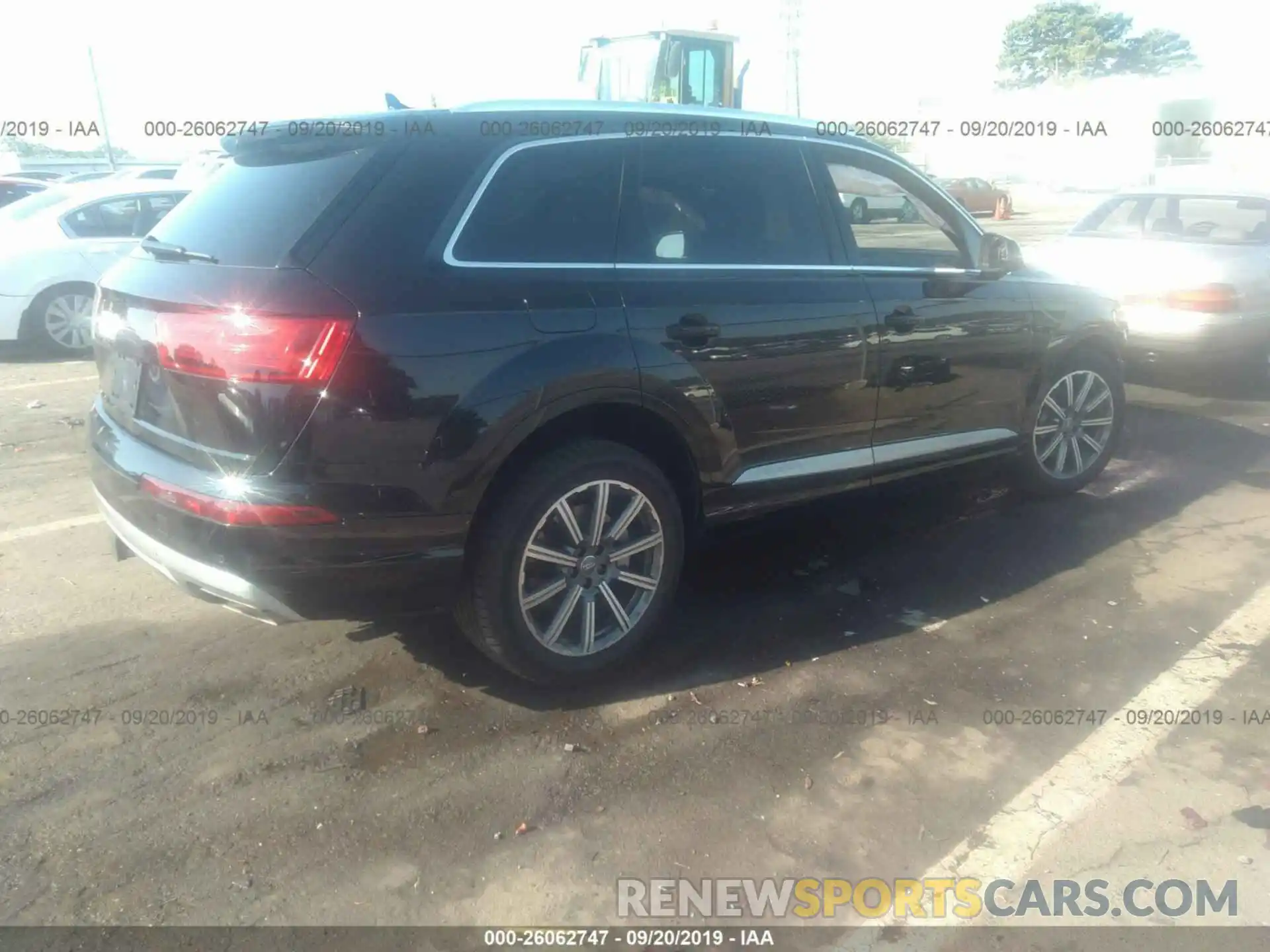 4 Photograph of a damaged car WA1LAAF75KD002692 AUDI Q7 2019