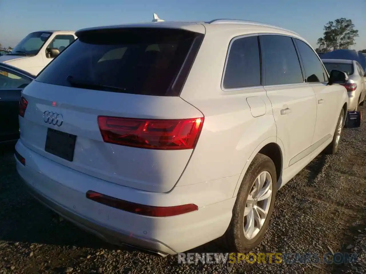 4 Фотография поврежденного автомобиля WA1LAAF75KD015894 AUDI Q7 2019