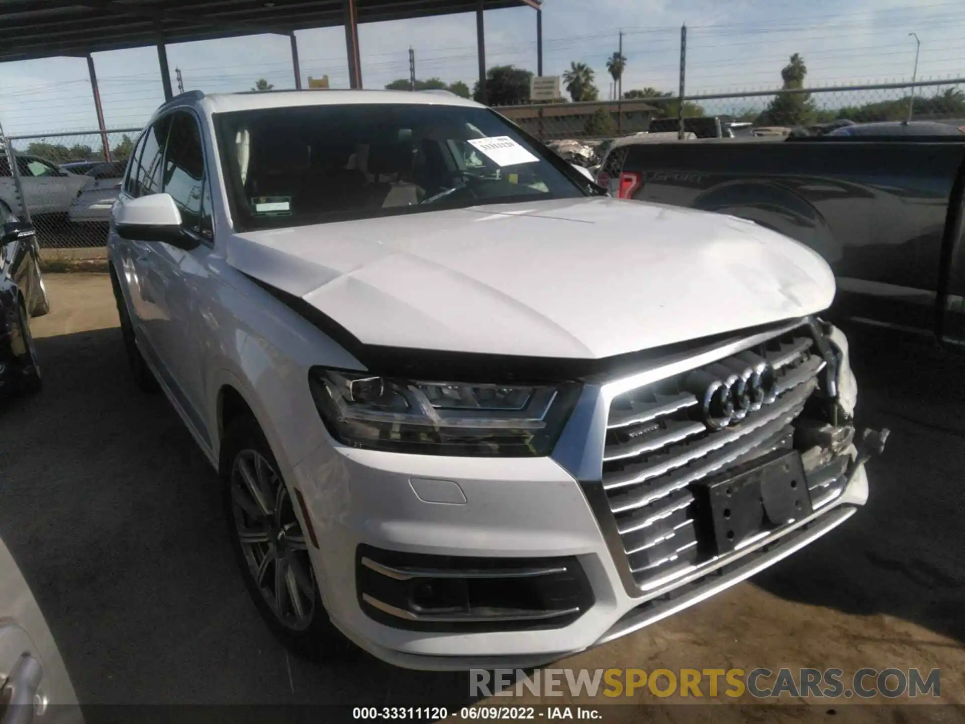 1 Photograph of a damaged car WA1LAAF75KD031691 AUDI Q7 2019