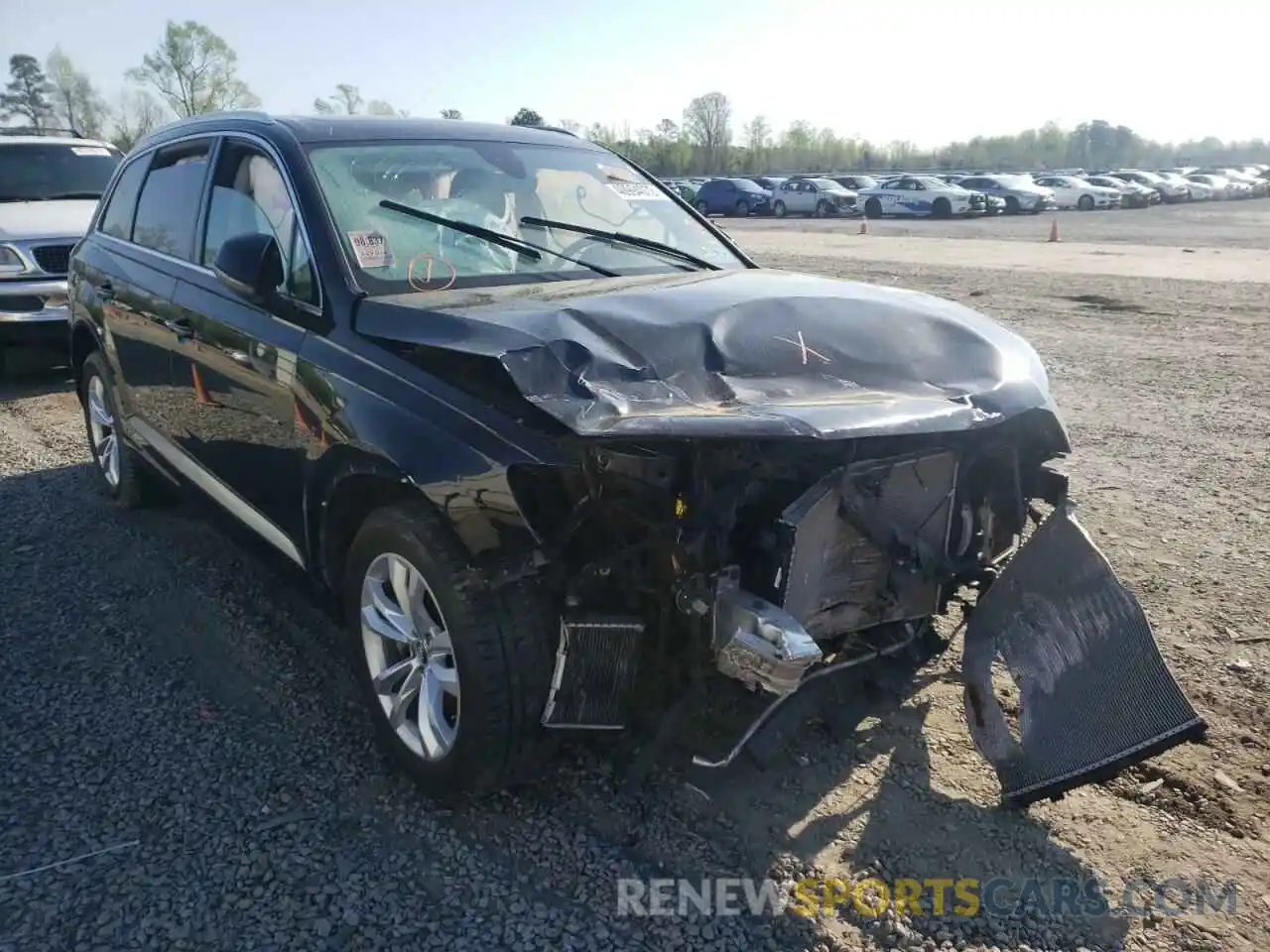 1 Photograph of a damaged car WA1LAAF75KD043162 AUDI Q7 2019