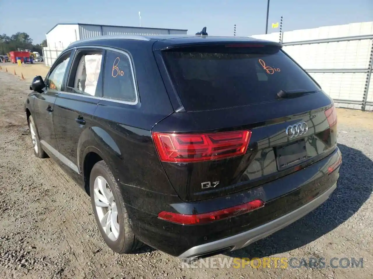 3 Photograph of a damaged car WA1LAAF75KD043162 AUDI Q7 2019