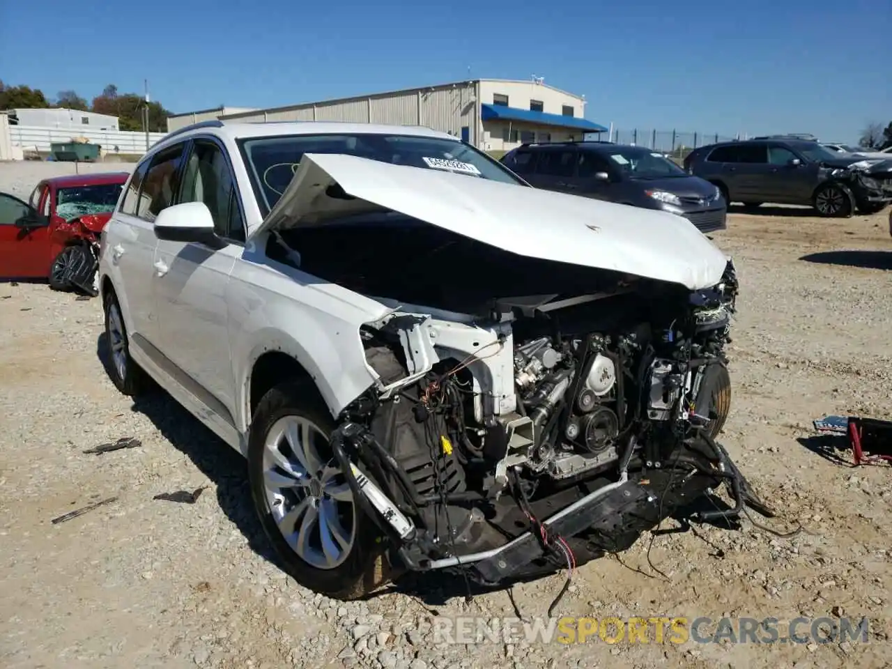 1 Photograph of a damaged car WA1LAAF75KD044375 AUDI Q7 2019