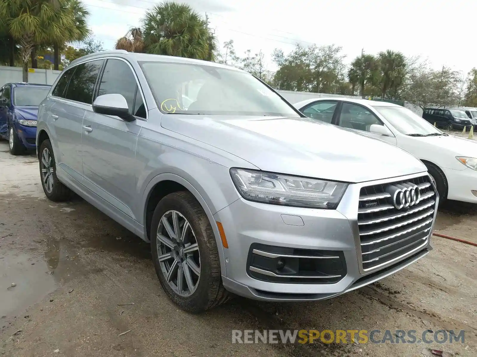 1 Photograph of a damaged car WA1LAAF76KD000532 AUDI Q7 2019