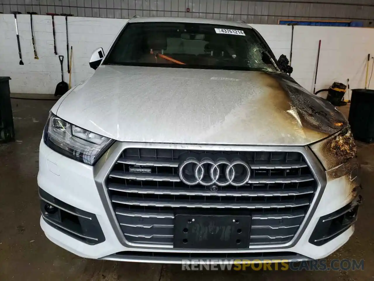 5 Photograph of a damaged car WA1LAAF76KD001308 AUDI Q7 2019