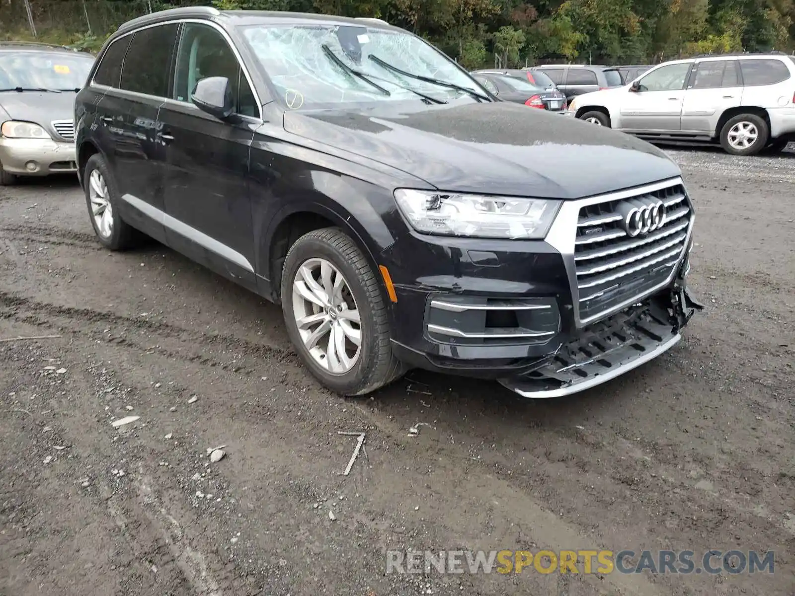 1 Photograph of a damaged car WA1LAAF76KD007996 AUDI Q7 2019