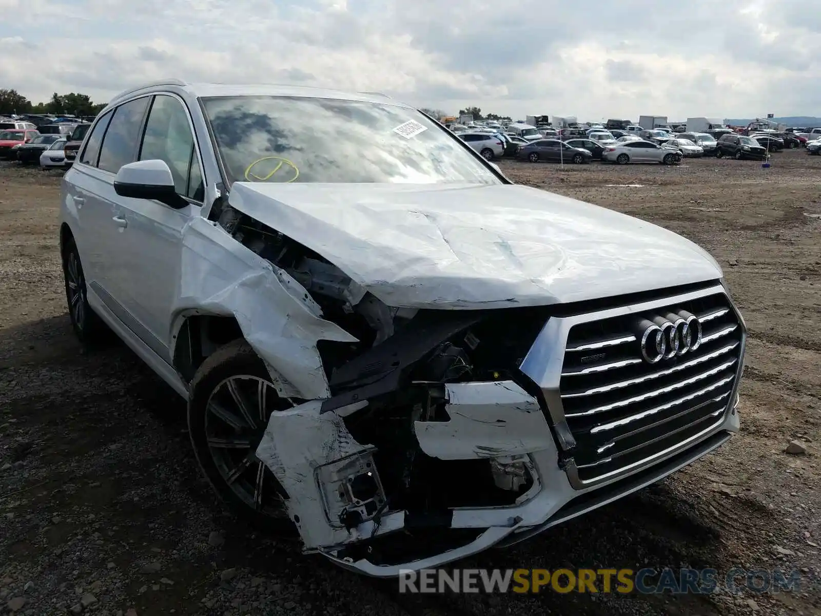 1 Photograph of a damaged car WA1LAAF76KD032963 AUDI Q7 2019