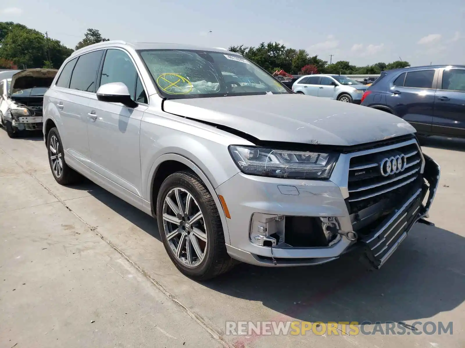 1 Photograph of a damaged car WA1LAAF76KD033238 AUDI Q7 2019