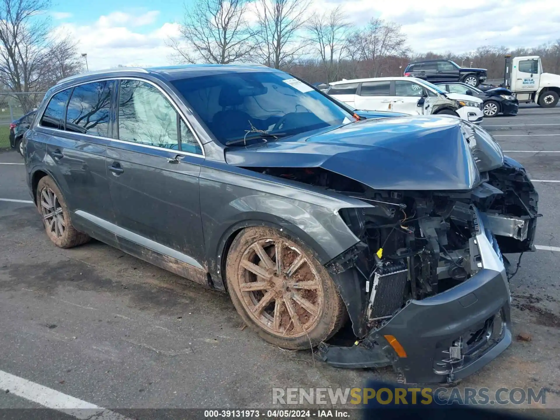 1 Photograph of a damaged car WA1LAAF76KD041419 AUDI Q7 2019