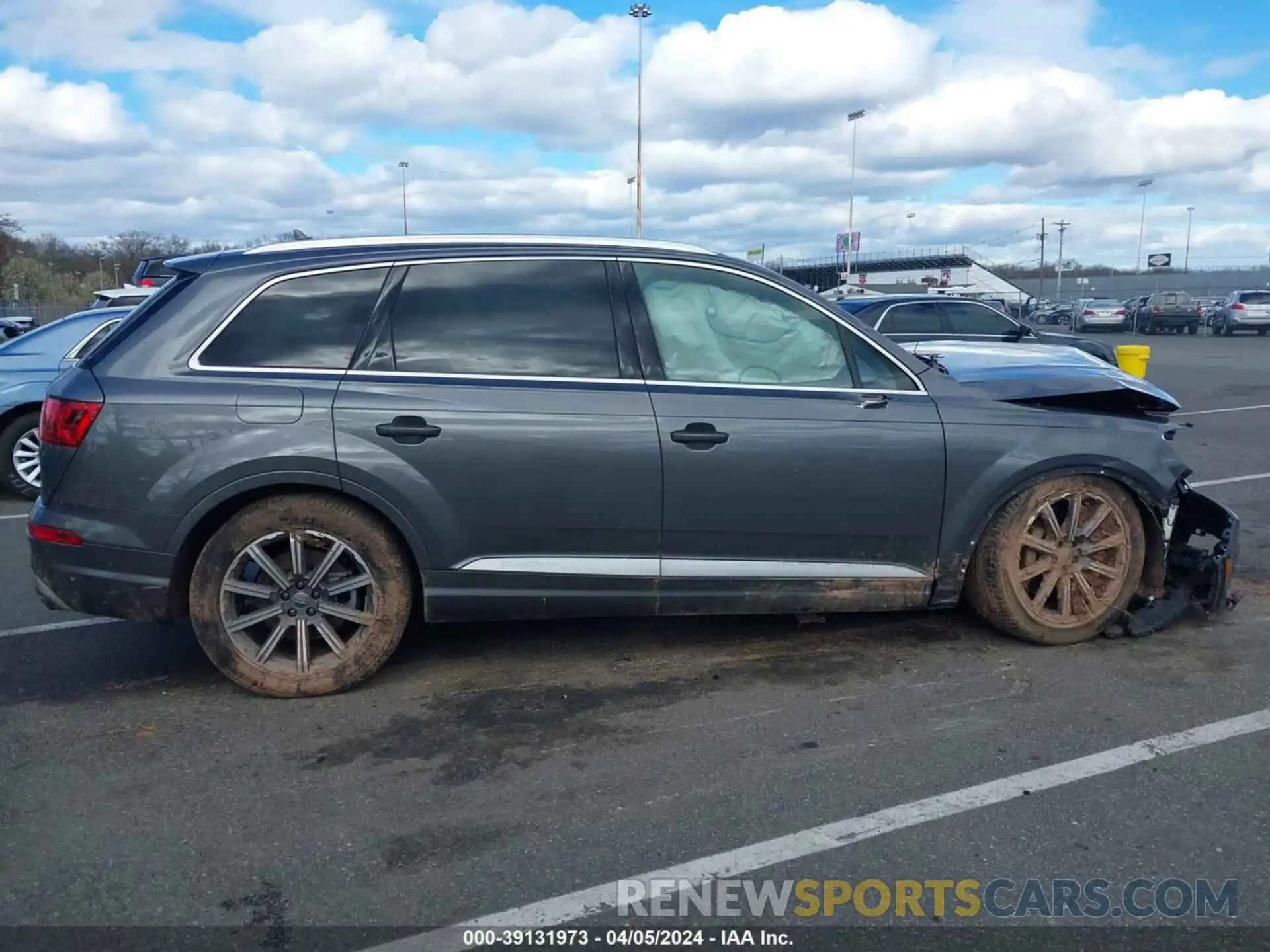 13 Photograph of a damaged car WA1LAAF76KD041419 AUDI Q7 2019