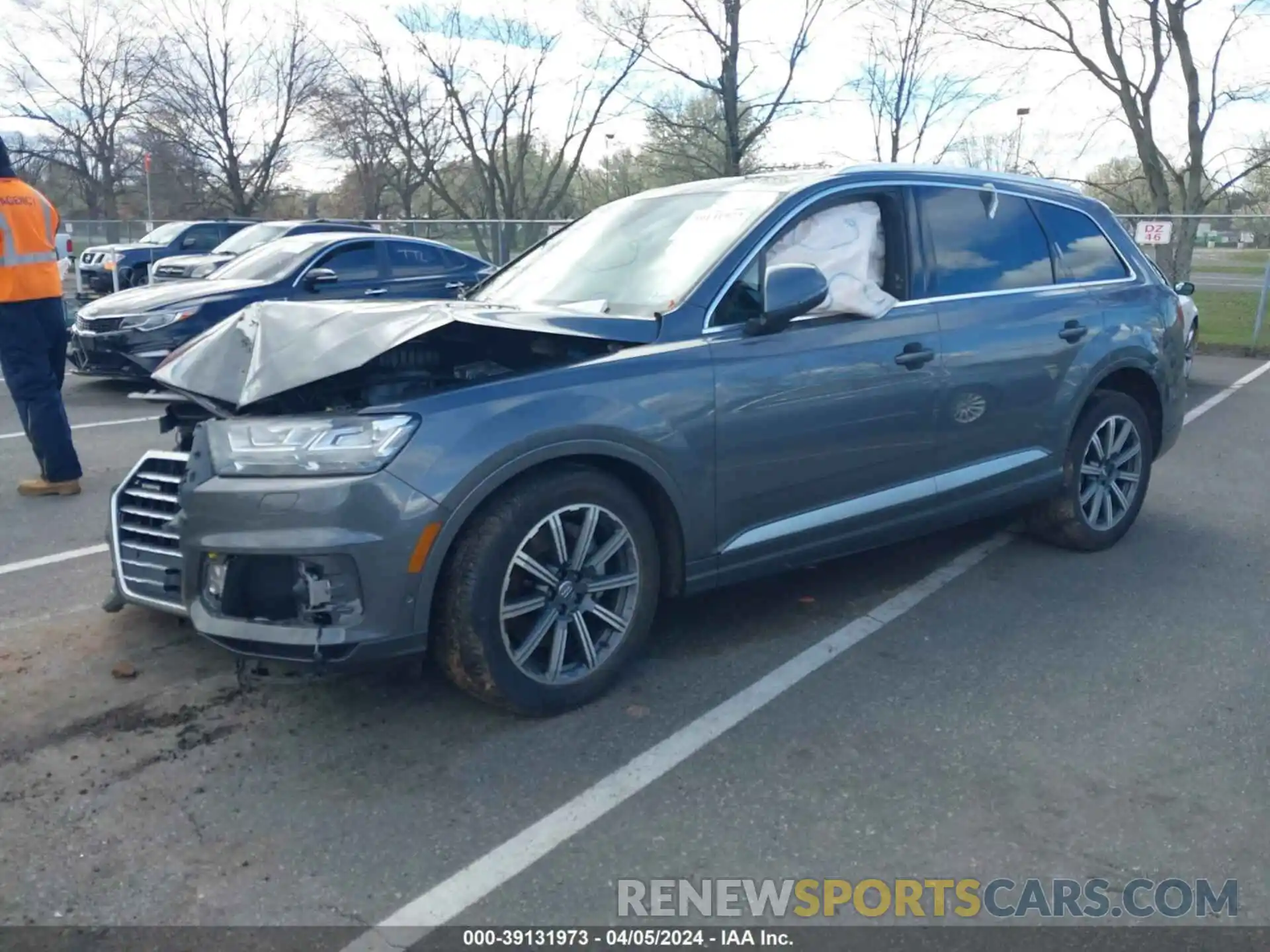 2 Photograph of a damaged car WA1LAAF76KD041419 AUDI Q7 2019