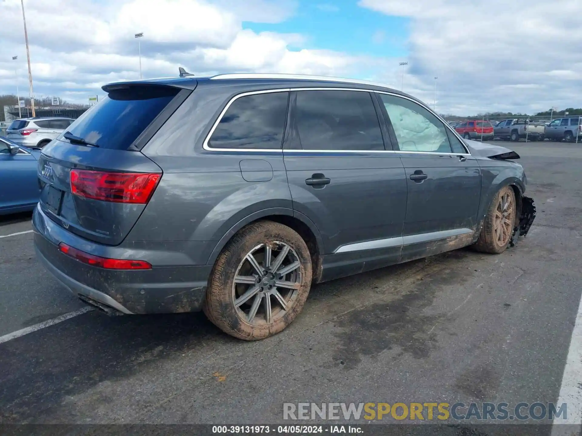 4 Фотография поврежденного автомобиля WA1LAAF76KD041419 AUDI Q7 2019