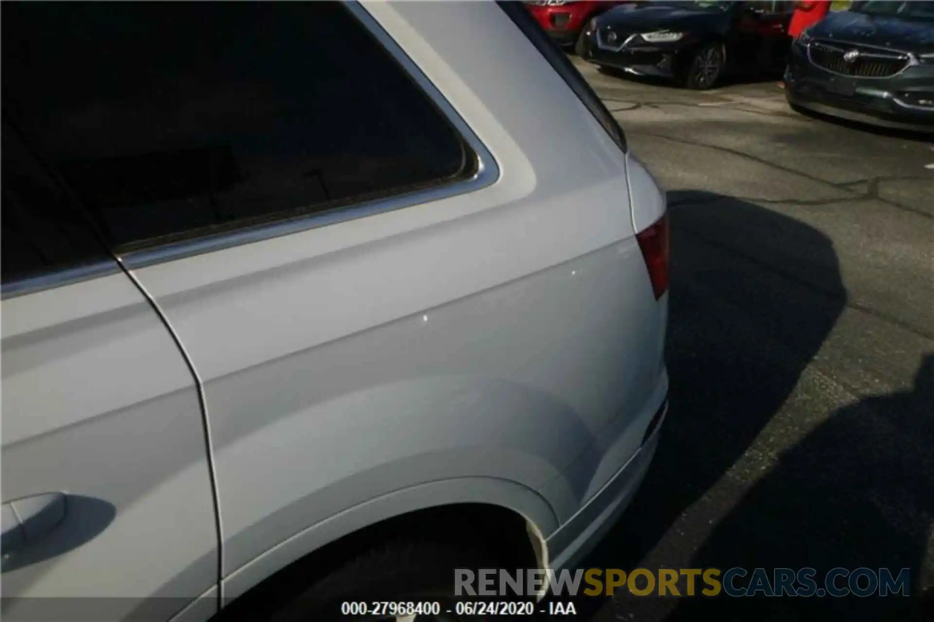 8 Photograph of a damaged car WA1LAAF76KD043090 AUDI Q7 2019