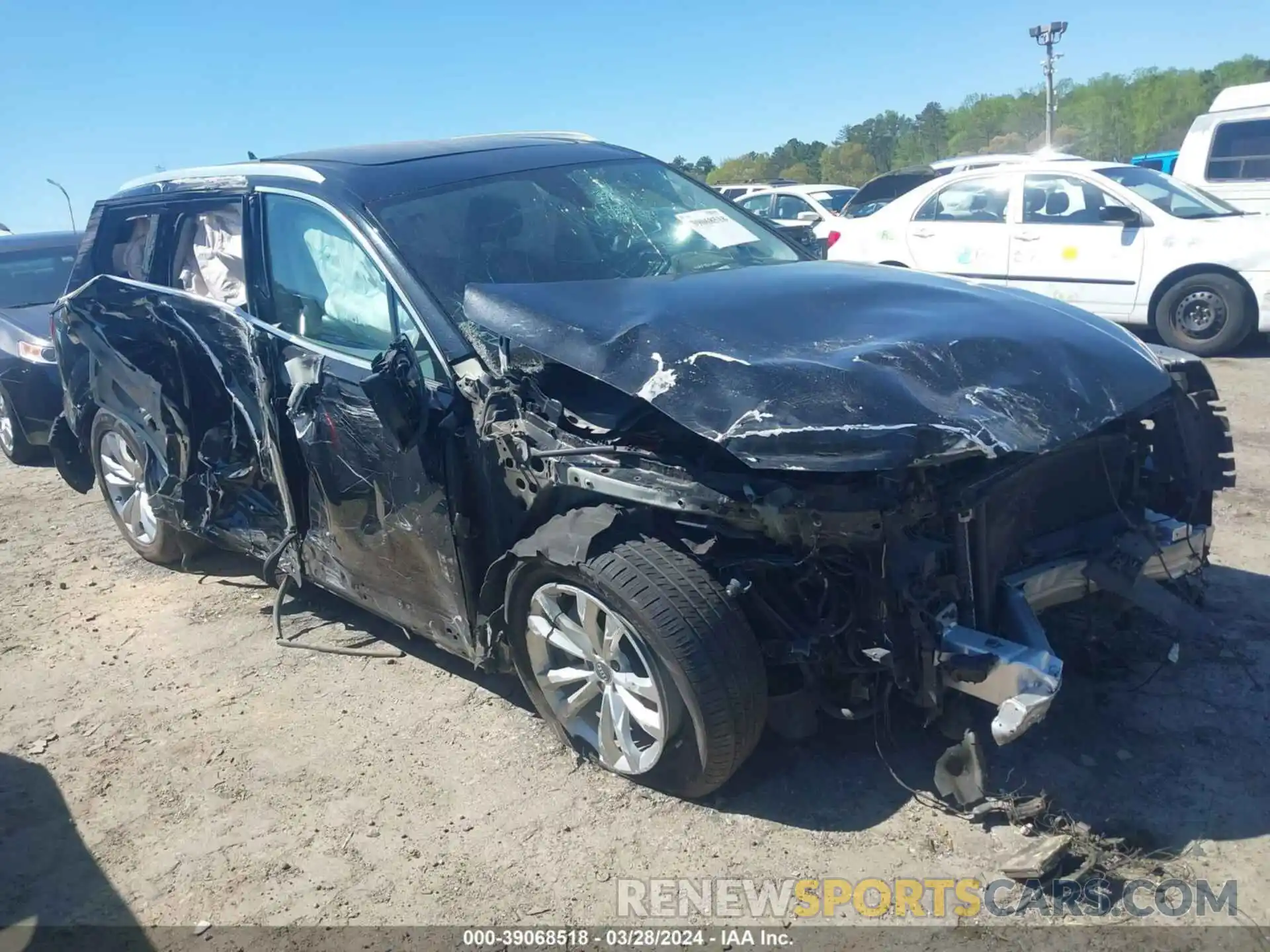 1 Photograph of a damaged car WA1LAAF76KD044191 AUDI Q7 2019