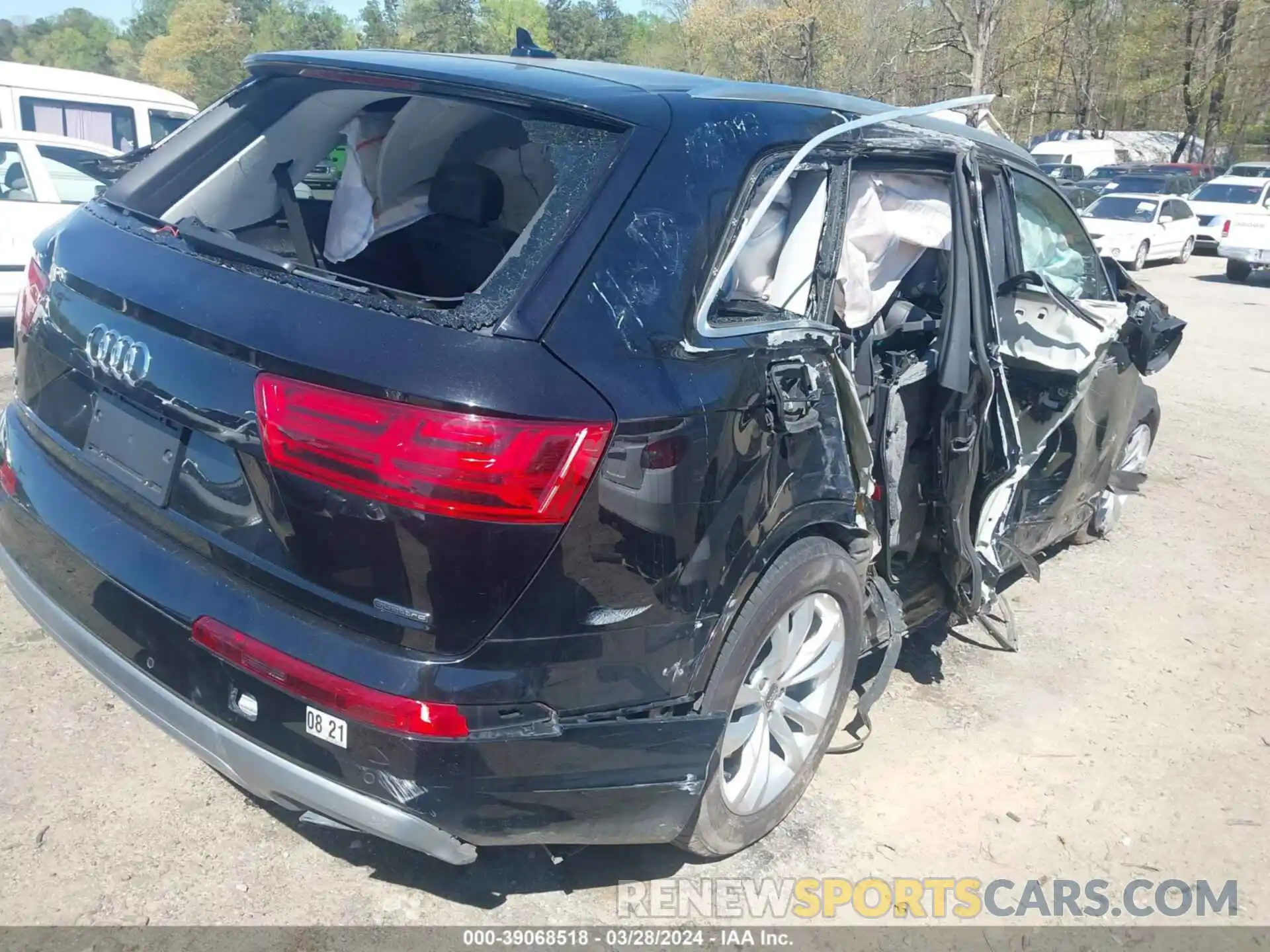 4 Photograph of a damaged car WA1LAAF76KD044191 AUDI Q7 2019