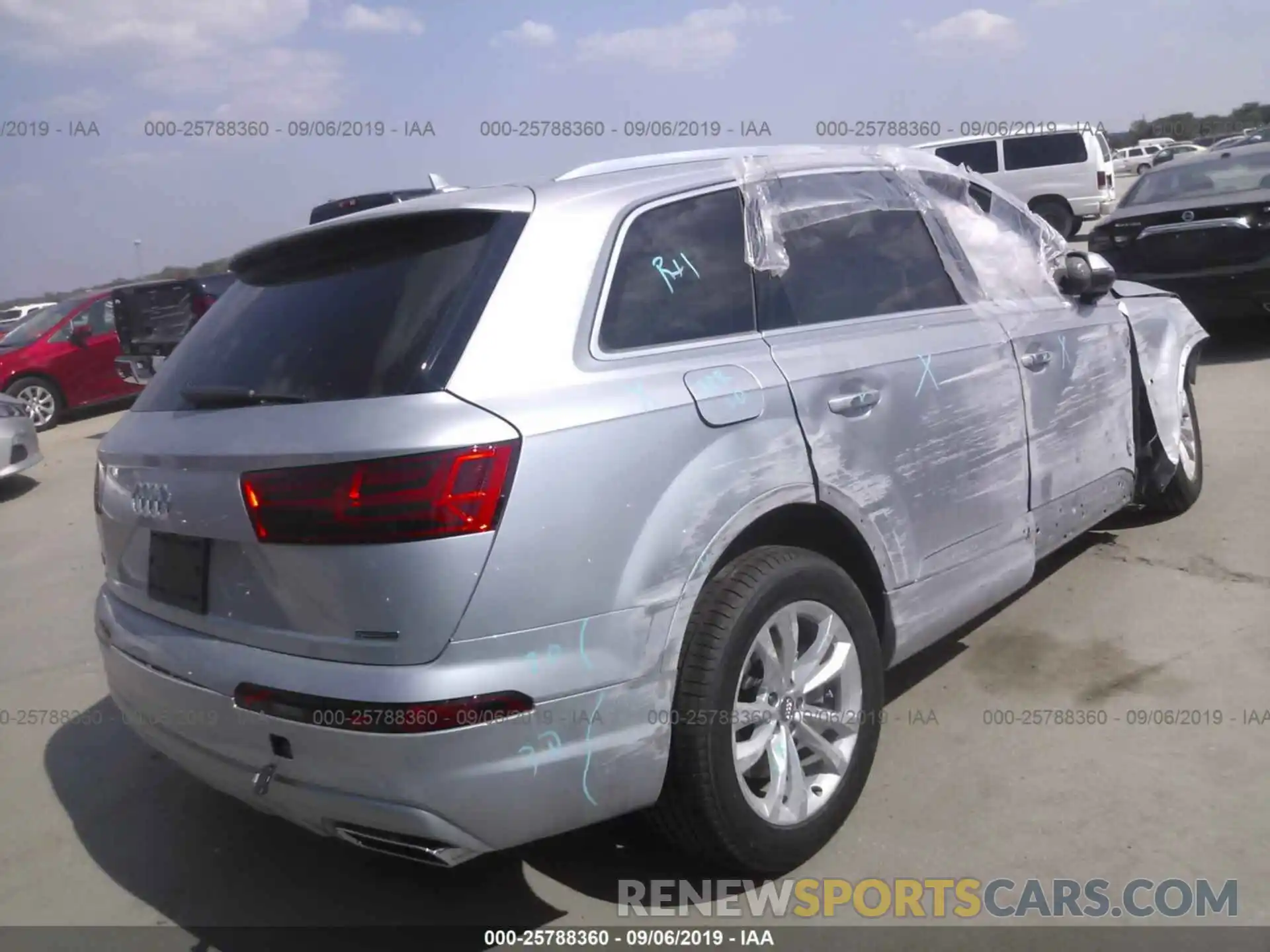 4 Фотография поврежденного автомобиля WA1LAAF76KD044403 AUDI Q7 2019