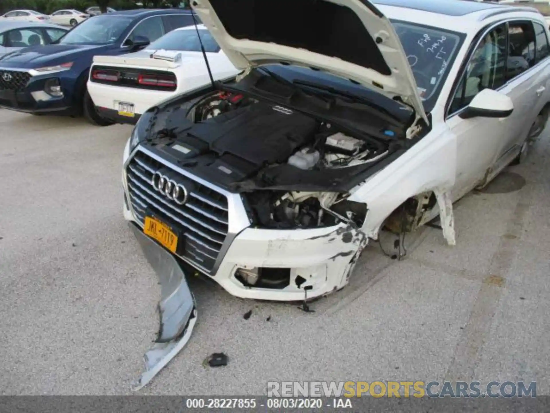 1 Photograph of a damaged car WA1LAAF76KD044966 AUDI Q7 2019