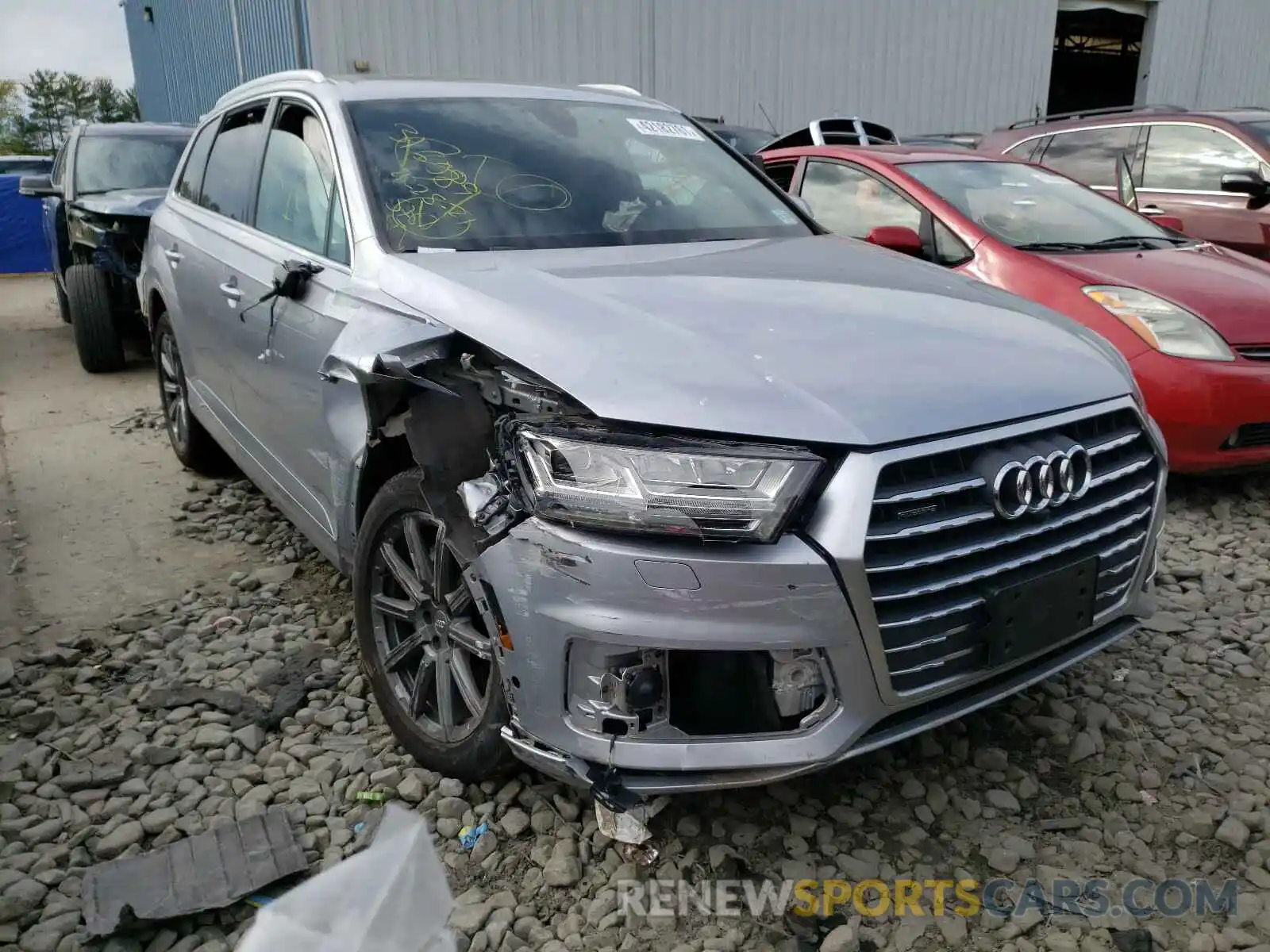 1 Photograph of a damaged car WA1LAAF77KD000636 AUDI Q7 2019